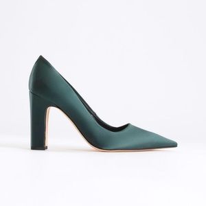 GOOD AMERICAN Statement Pump